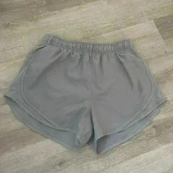 NIKE Dri Fit Athletic Shorts M - Picture 3 of 6